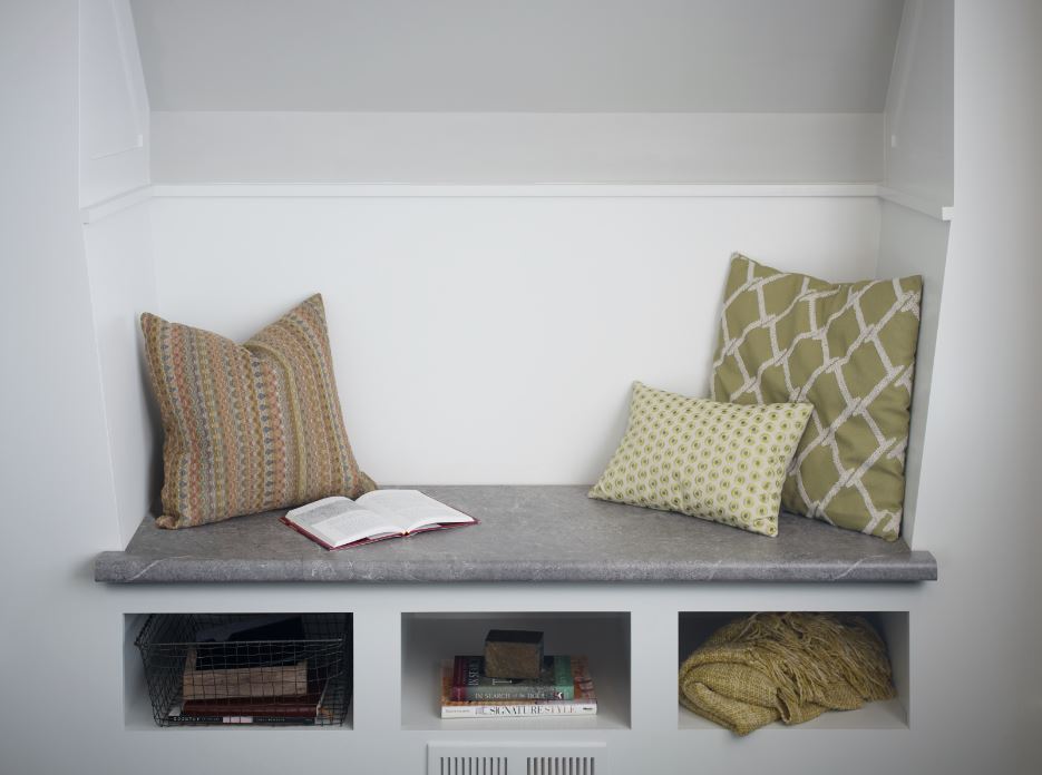 Formica Marmara Gray Reading Nook
