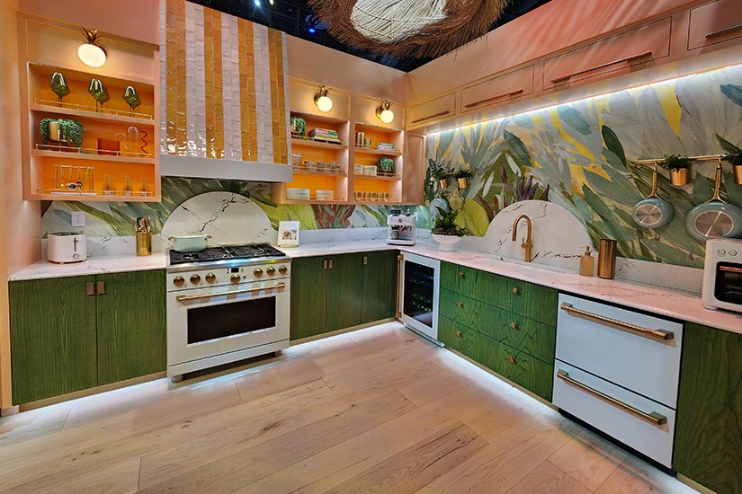 Kitchen with tropical colors