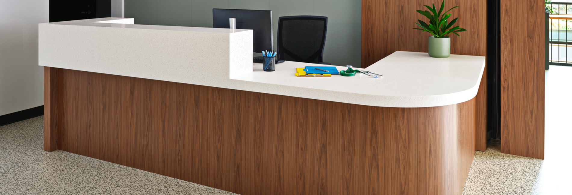 Brun Refined Hickory