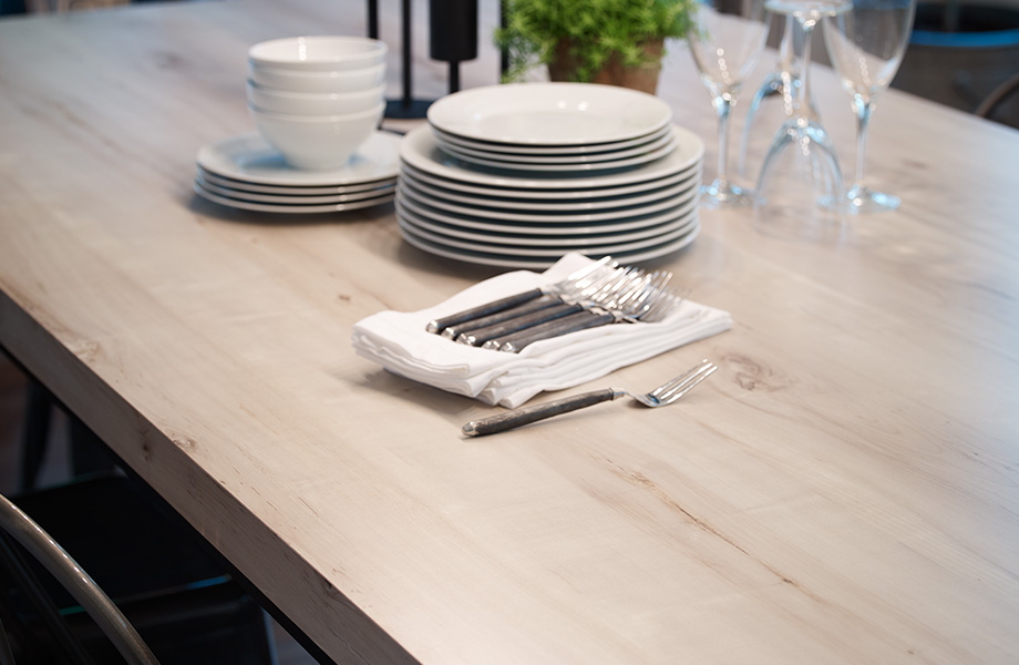 White Knotty Maple celebrates imperfection with a natural, unfinished look inspired by one of North America’s most popular trees. The nearly white sapwood appearance contains soft shades of brown heartwood, which adds to the minimalist, modern look. Many love the unconventional, uneven texture of this rustic maple.