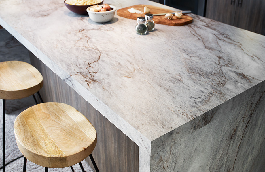 Sea Pearl hails from the northeastern region of Brazil, taking its name from the water and pearls of the nearby sea. This quartzite and the natural pearls for which it’s named both begin as grains of sand that evolve into something beautiful. This pattern lives up to its marine-inspired name with wave-like elements that create a tranquil effect.