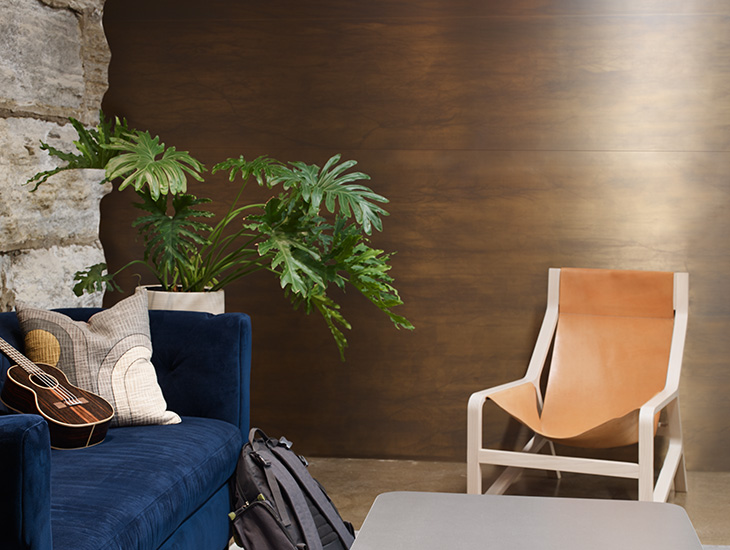 Living room wall M8547 Oxibronze DecoMetal