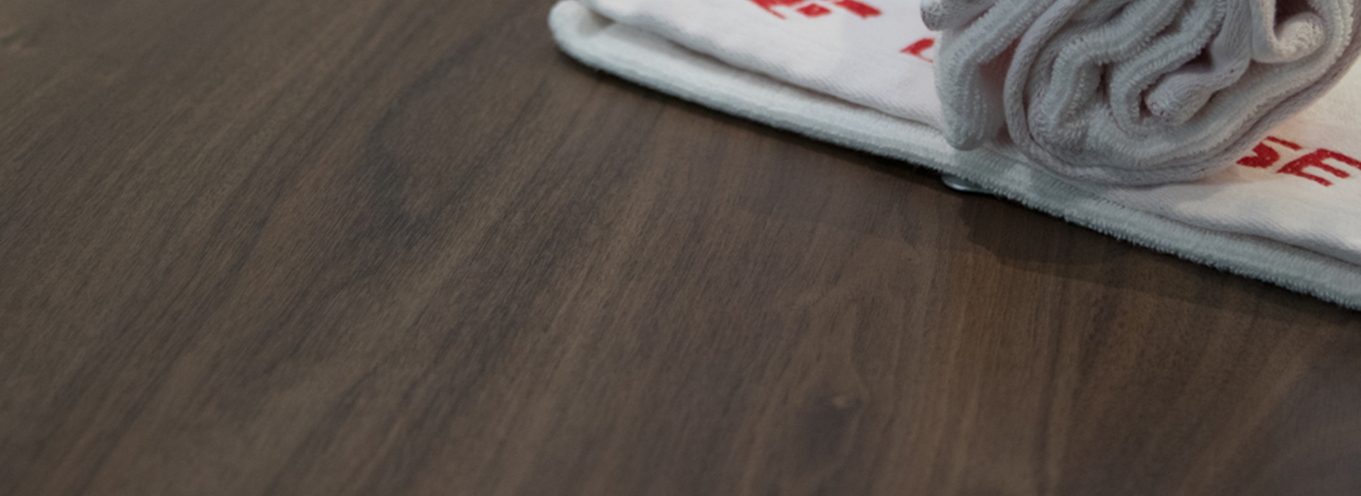 Wood grain laminate deals