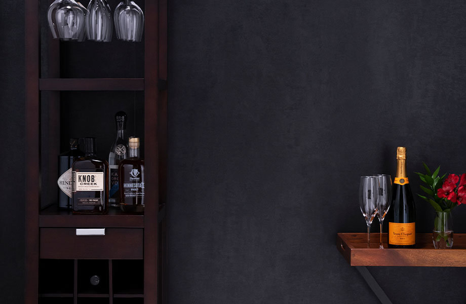 M9422 Black Patina metal wall with wine and stemware