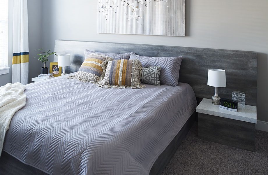 Bed with 9524-NG Umbra Oak gray woodgrain laminate headboard and 9525-34 White Shalestone nightstand top