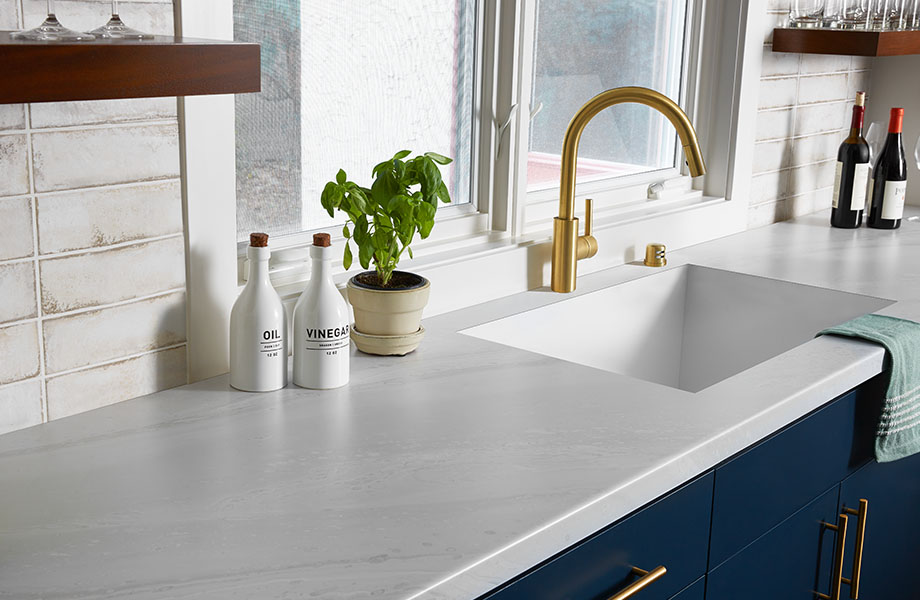 5014 11 White Painted Marble with green plant