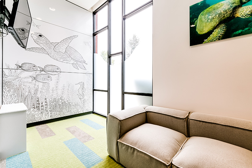 Centre dentaire pédiatrique Oregon Kids avec le Stratifié Formica Envision™