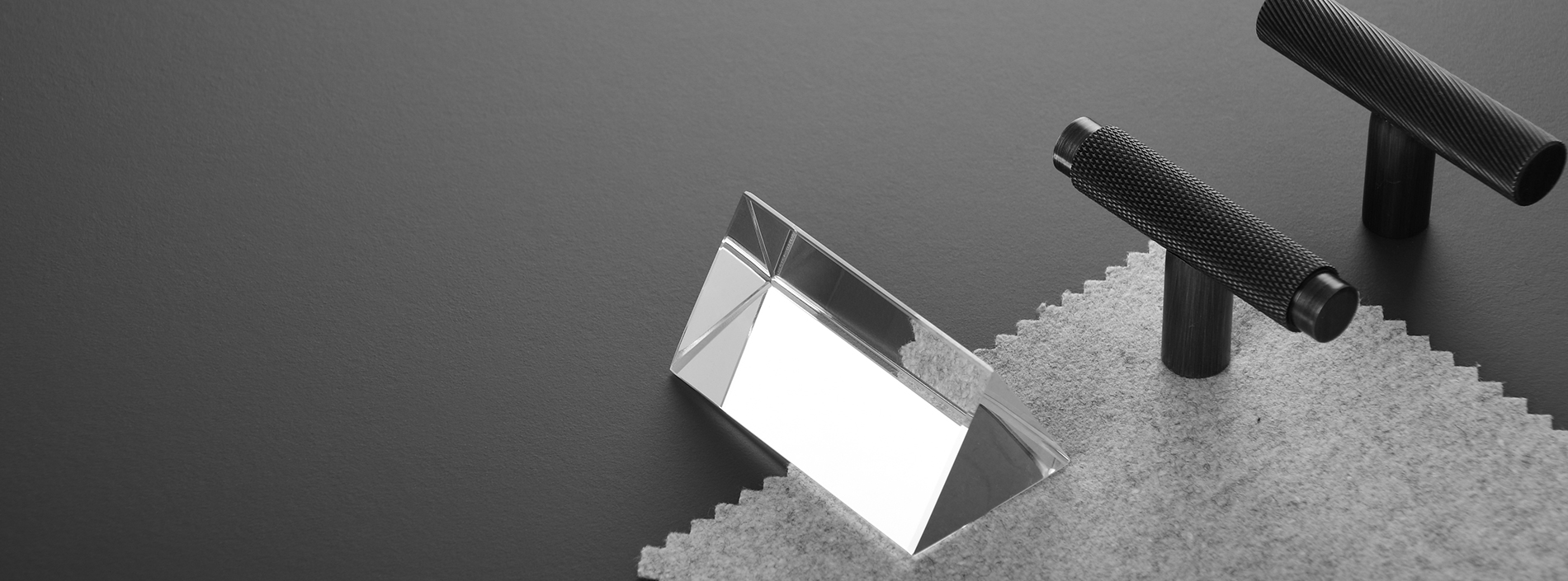 Essence feature card 1900x705